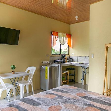 Chongos Place Hotel La Fortuna Стая снимка