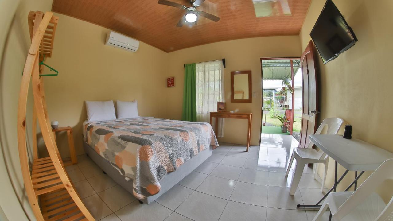 Chongos Place Hotel La Fortuna Екстериор снимка