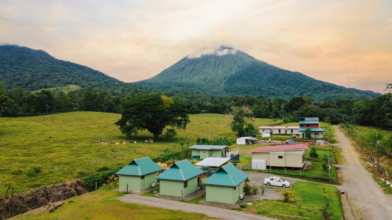 Chongos Place Hotel La Fortuna Екстериор снимка