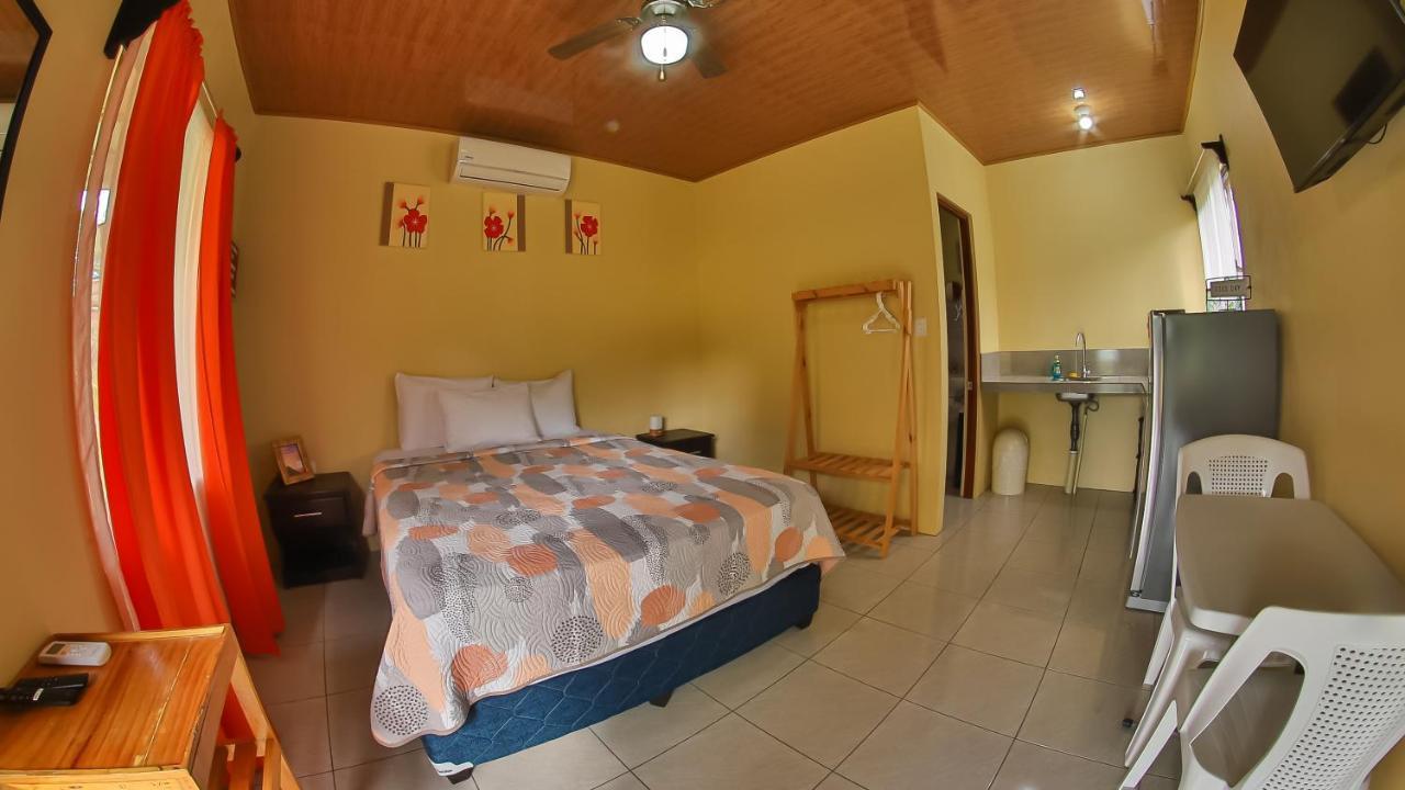 Chongos Place Hotel La Fortuna Екстериор снимка