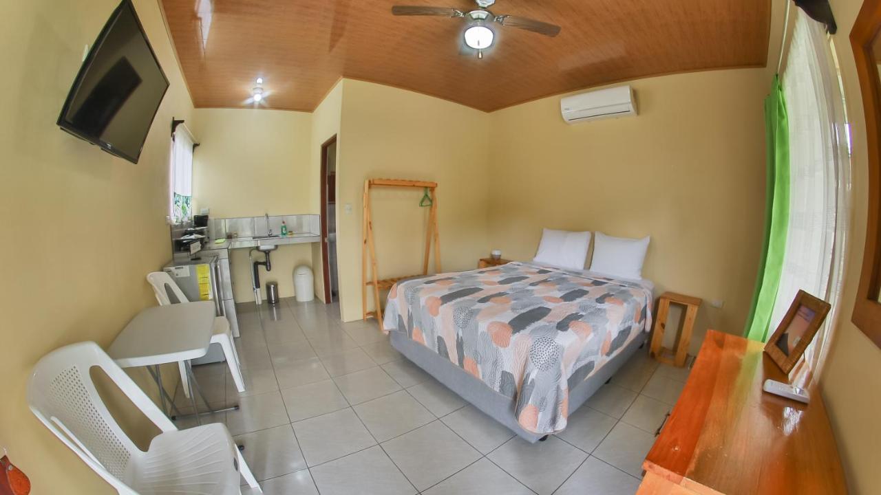 Chongos Place Hotel La Fortuna Екстериор снимка